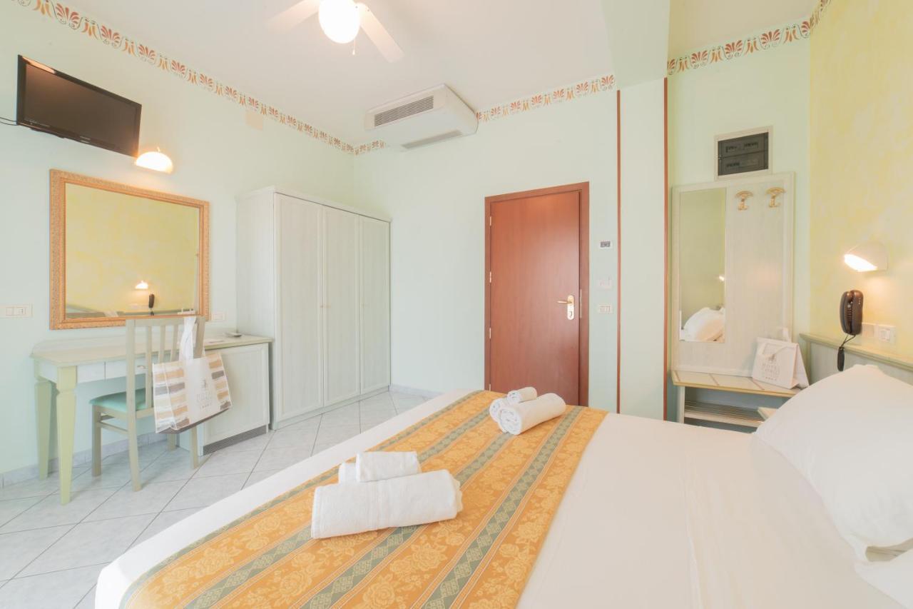 Hotel Cavalli 卡托利卡 外观 照片